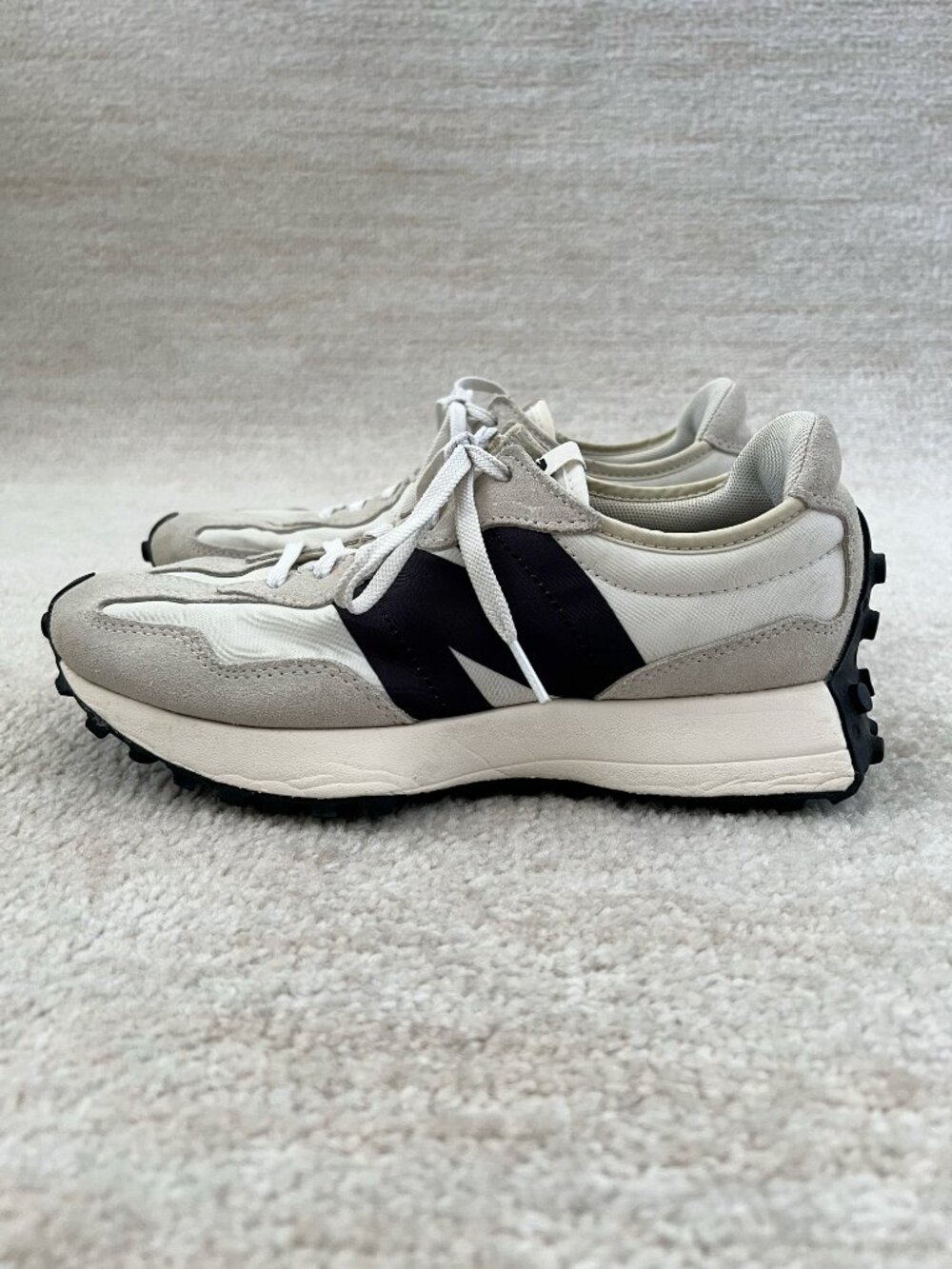 New Balance 327 Sneakers Shoes 7.5